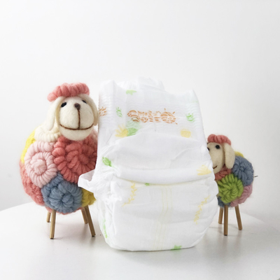 Couche jetable de couche-culotte de bande de bébé en gros bon marché d'ODM d'OEM d'aperçus gratuits