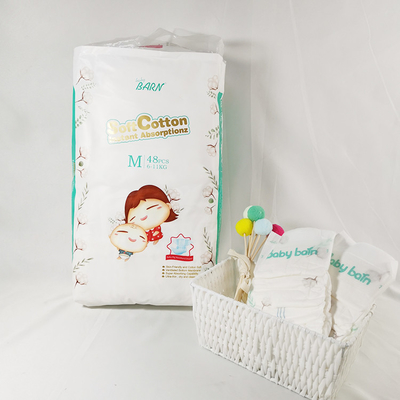 Absorptivité de emballage d'Unisoft de couches de couches-culottes de bébé petite excellente jetable