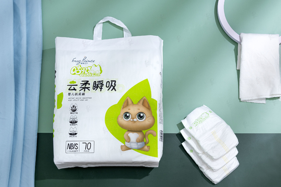 Échantillons gratuits Eco Friendly nouveau-né jetable 100% bambou daipers biodégradable couche pour bébé