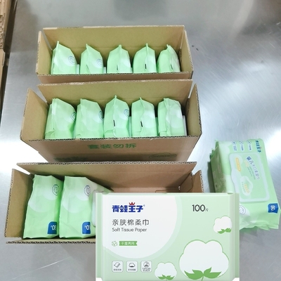 Visage nettoyant les passages à sec d'un chiffon non tissés de tissu humide de soins de la peau pour des bébés