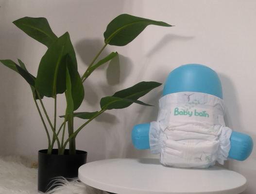 Le pantalon superbe confortable mou écologique de bébé de formation d'absorption de nature tire vers le haut