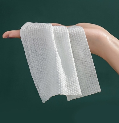 Passages à sec d'un chiffon non tissés de coton