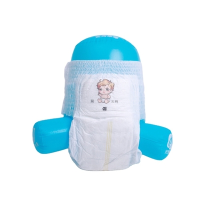 Le bébé jetable tirent vers le haut le pantalon de couche-culotte sèchent les couches extérieures et confortables
